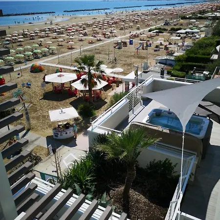 Отель Madalu Viserba Di Rimini